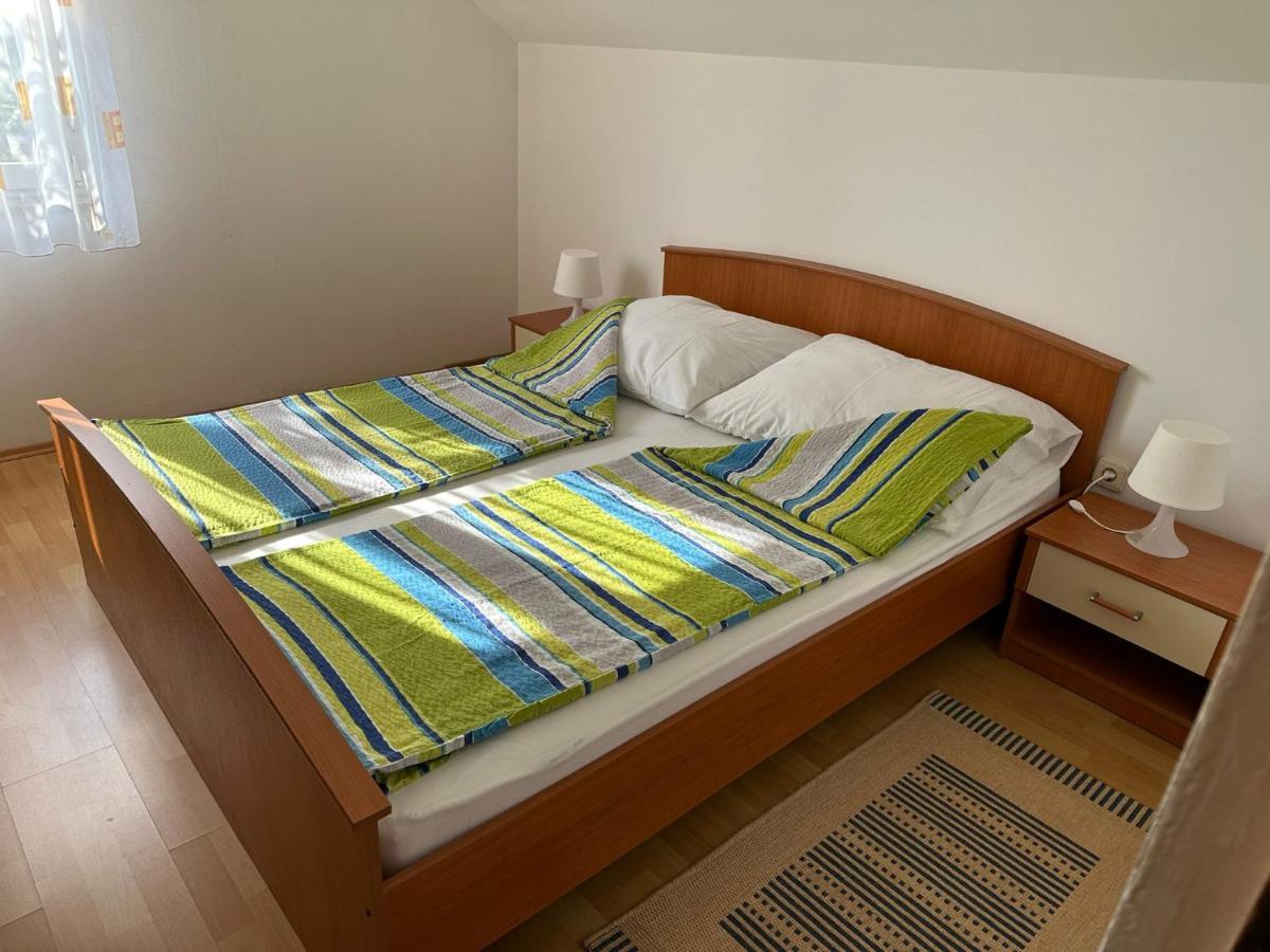 Apartmani Карлобаг Екстер'єр фото