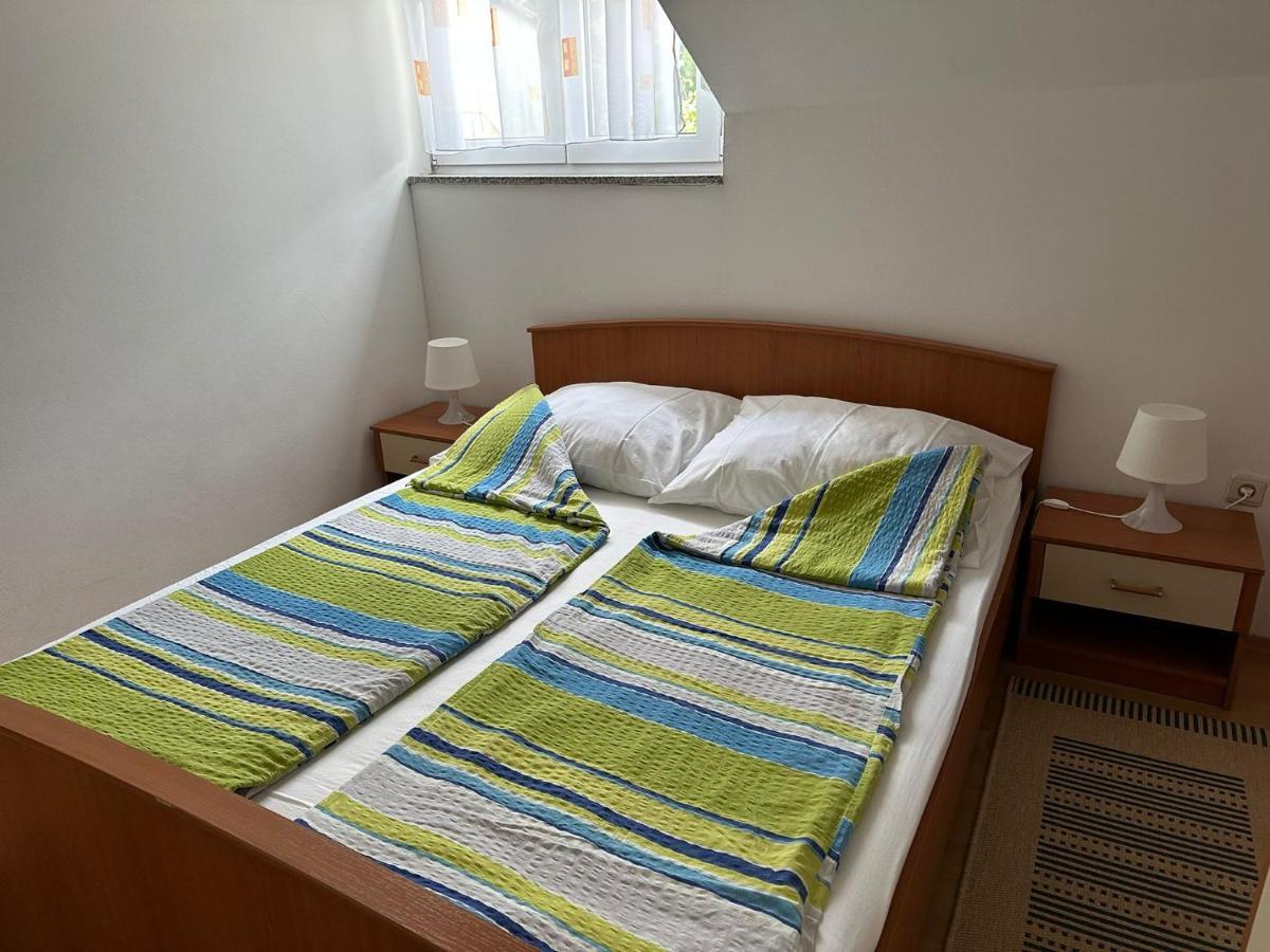 Apartmani Карлобаг Екстер'єр фото