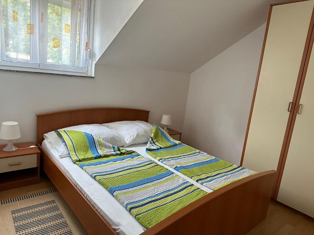 Apartmani Карлобаг Екстер'єр фото